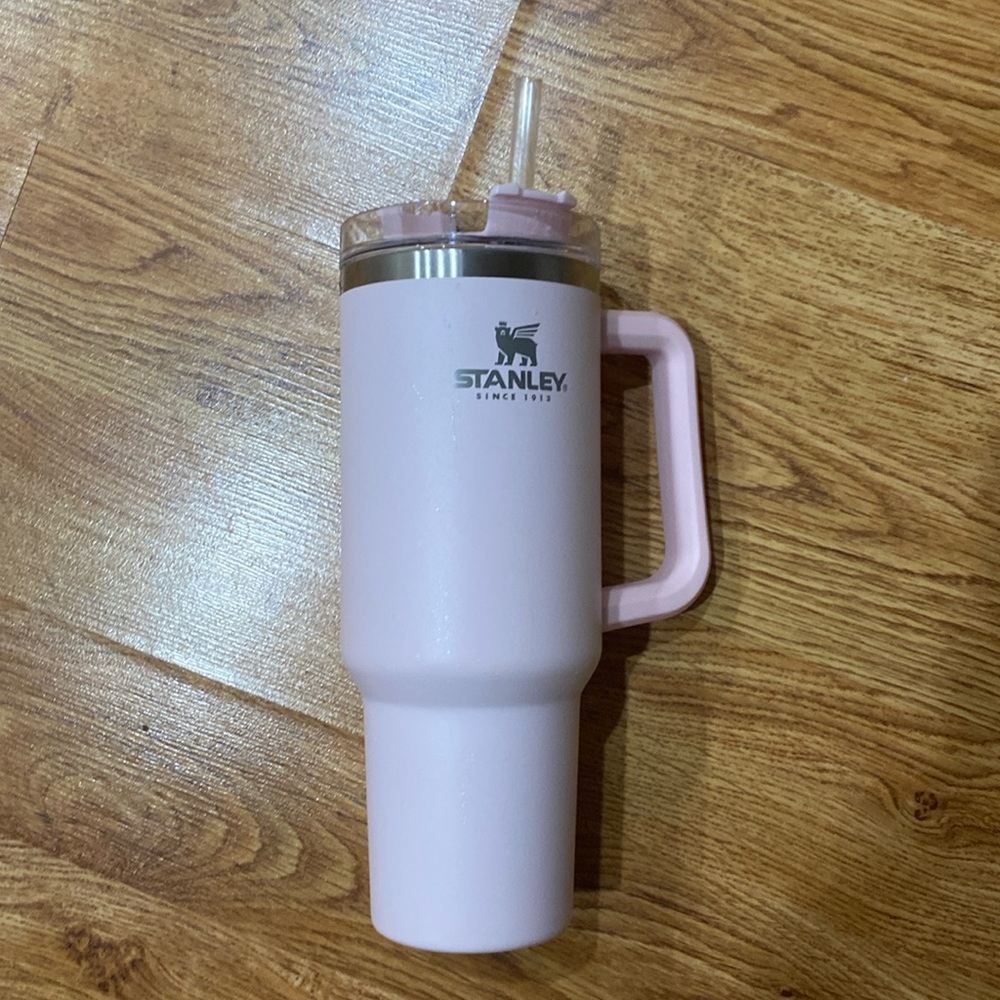 Stanley 40oz quencher petal
